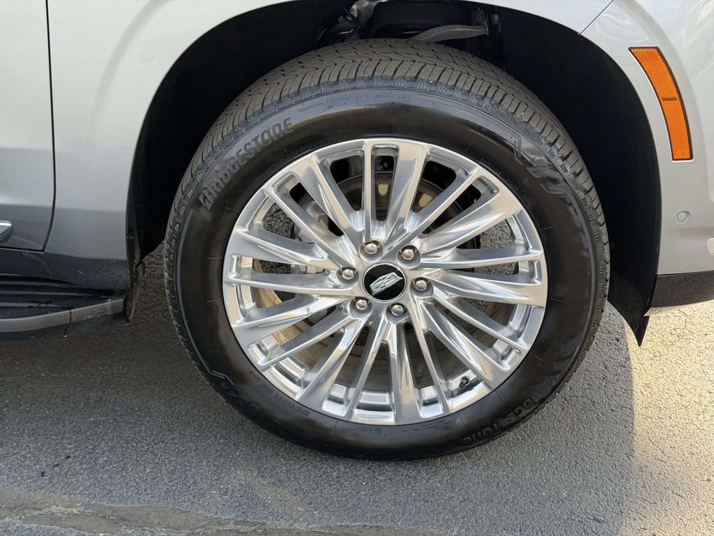 Certified 2025 Cadillac Escalade ESV Premium Luxury image 9