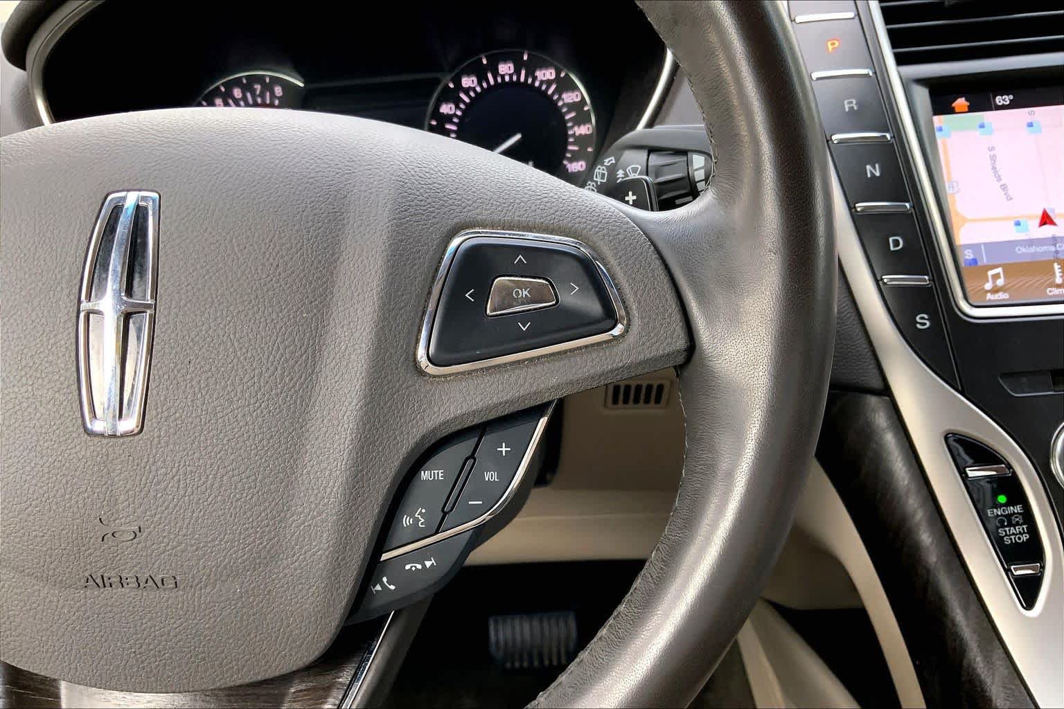 Used 2018 Lincoln MKX Reserve w/ Driver Assistance Package FWD image 24