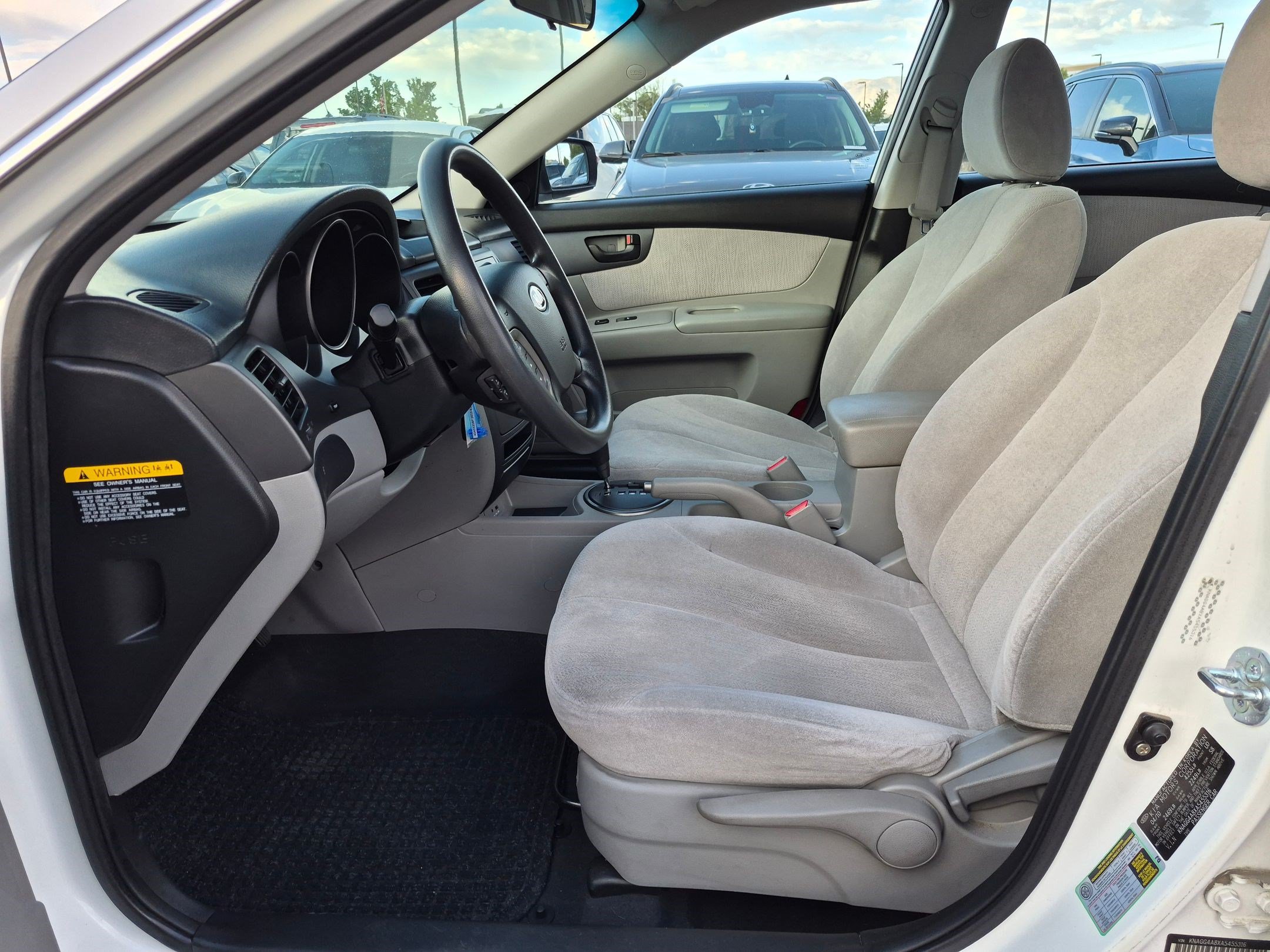 Used 2010 Kia Optima LX FWD image 17