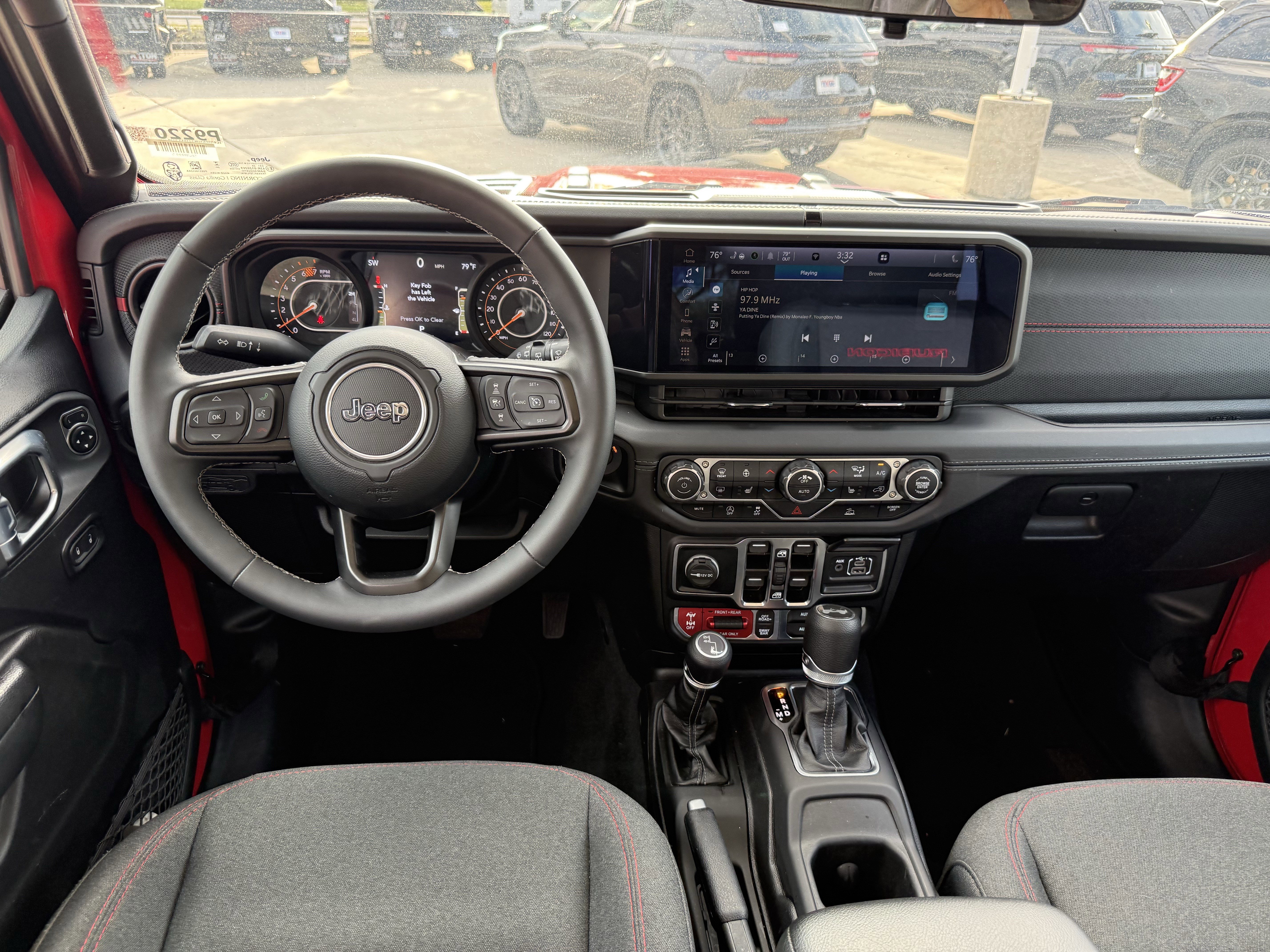 Used 2025 Jeep Wrangler Unlimited Rubicon image 14