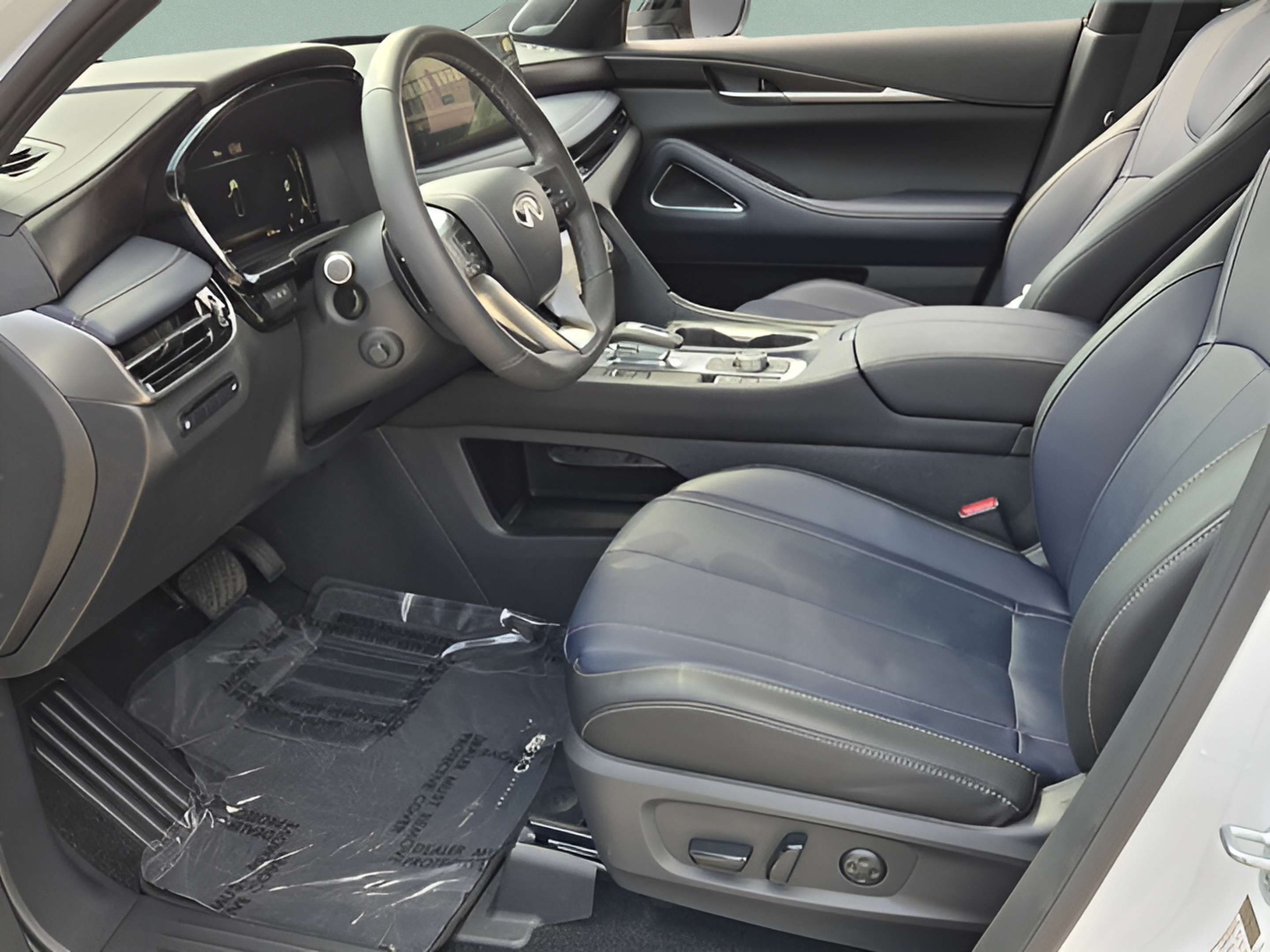 Certified 2026 INFINITI QX60 Sport w/ Dark Cargo Package AWD/4WD image 14