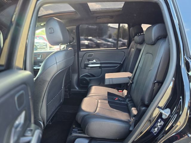 Used 2021 Mercedes-Benz GLB 250 4MATIC w/ Premium Package image 17