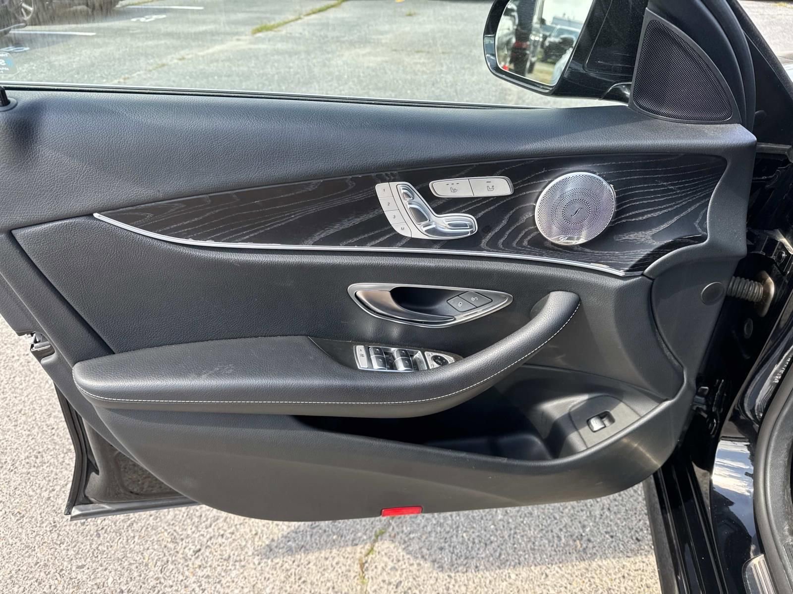 Used 2017 Mercedes-Benz E 400 4MATIC Wagon image 19