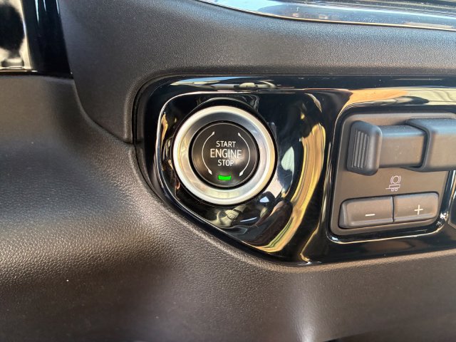 Used 2024 Chevrolet Silverado 1500 High Country w/ High Country Premium Package AWD/4WD image 27