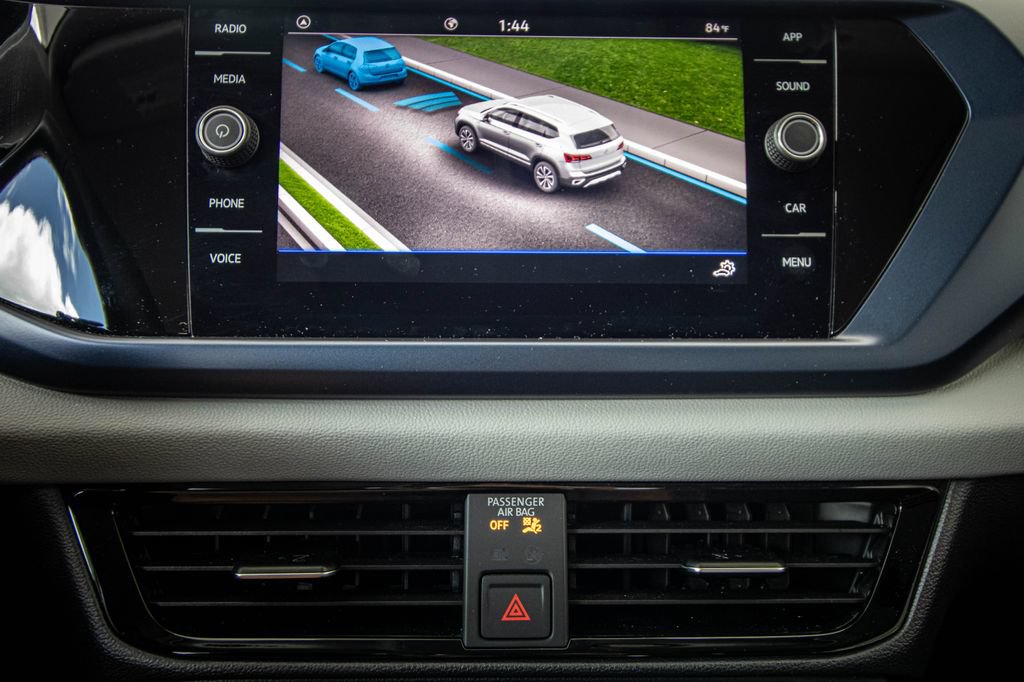 Certified 2023 Volkswagen Taos SE w/ Panoramic Sunroof Package FWD image 43