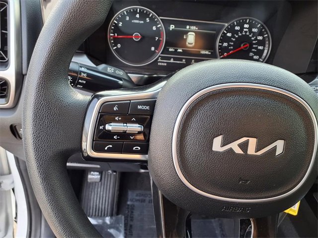 Used 2023 Kia Sorento LX image 16