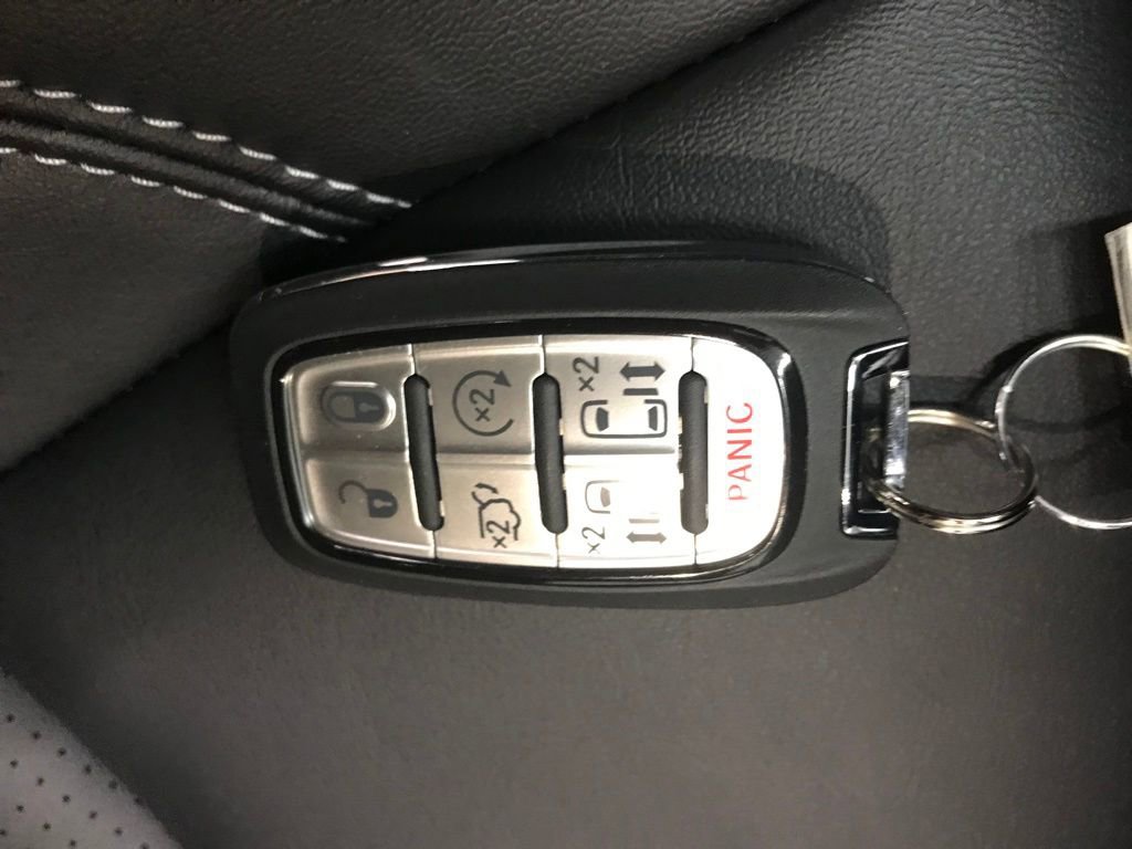 New 2026 Chrysler Pacifica Select w/ S Appearance Package image 55