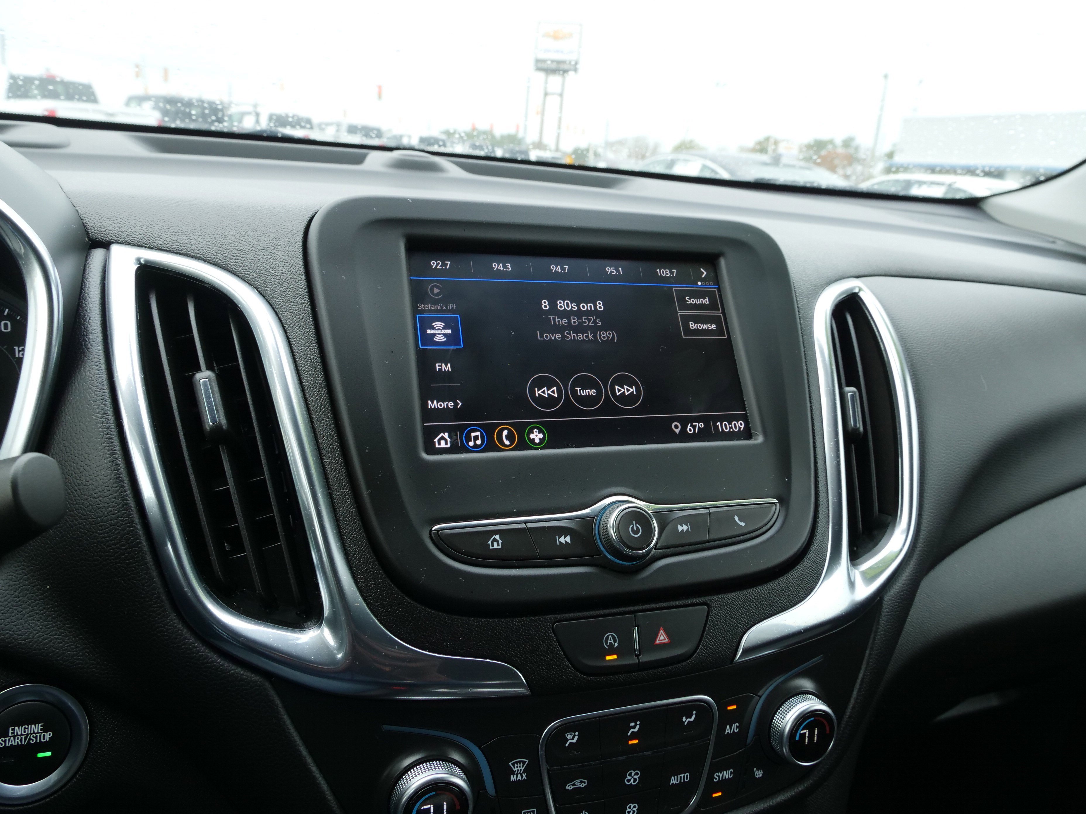 Used 2023 Chevrolet Equinox LT w/ Driver Convenience Package image 26