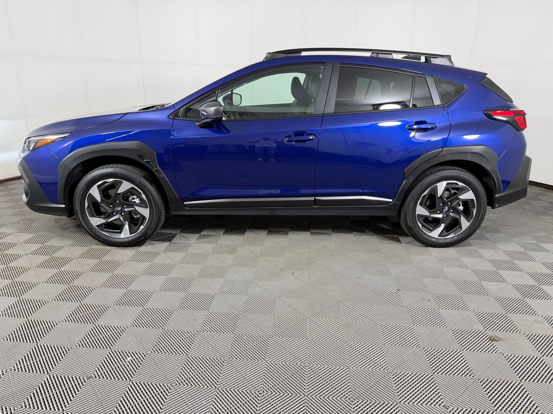 Used 2025 Subaru Crosstrek 2.5i Limited w/ Popular Package #3A AWD/4WD image 2