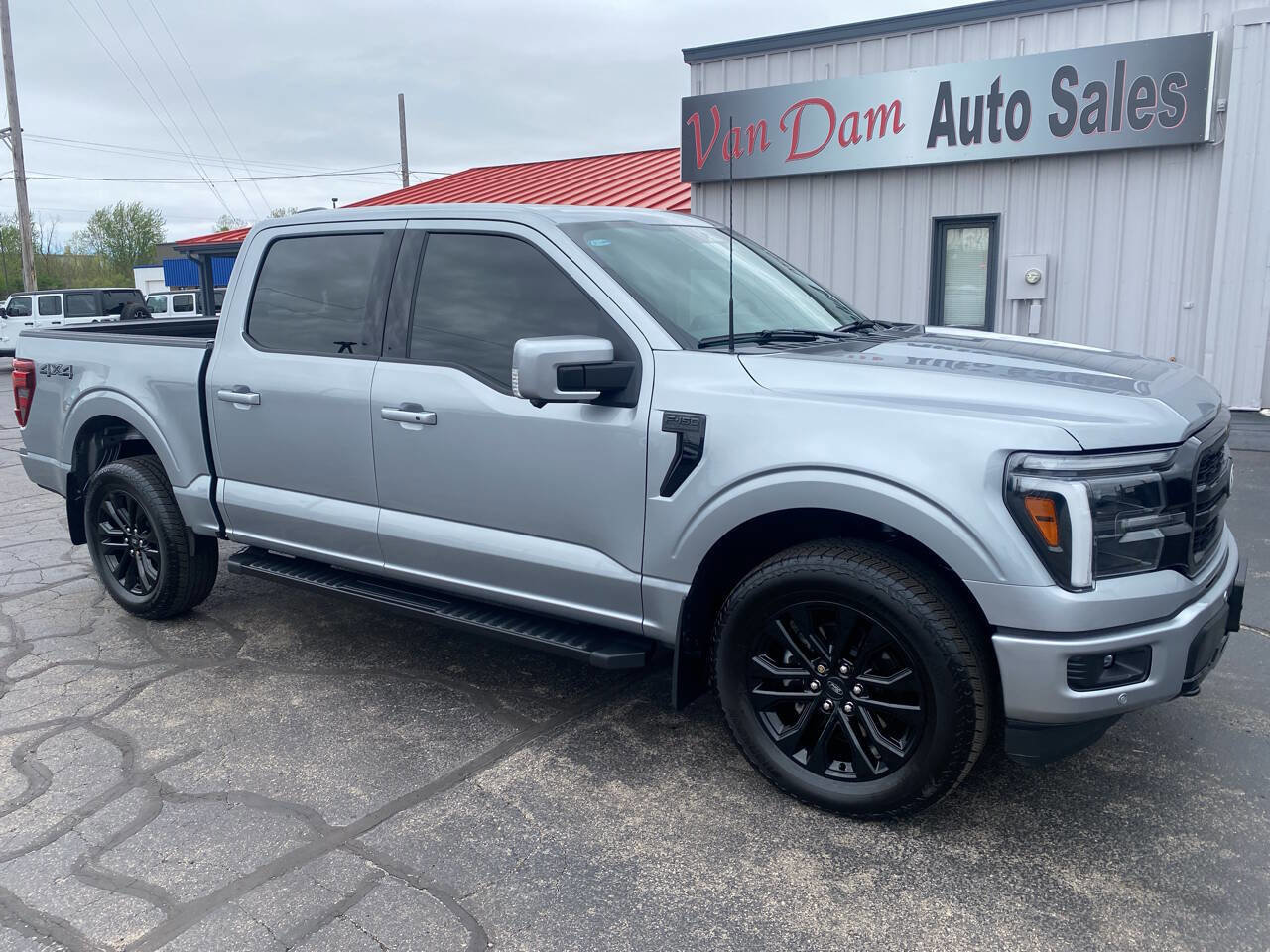 Used 2025 Ford F150 Lariat AWD/4WD image 2