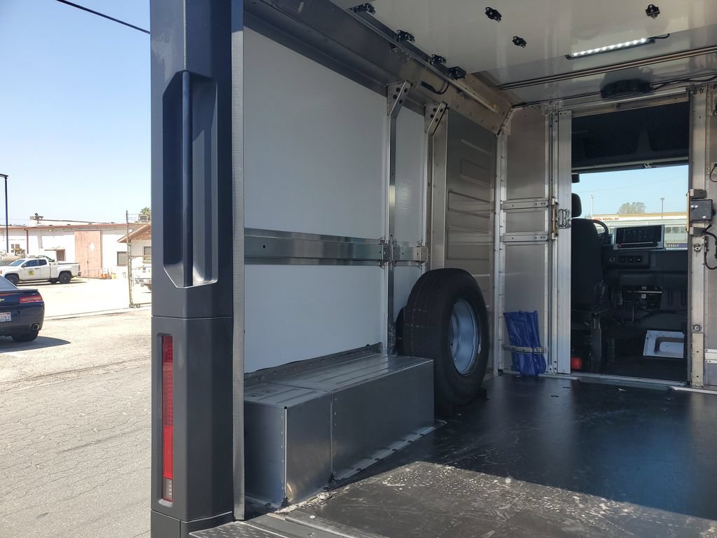 New 2025 Chevrolet Brightdrop 400 w/ Battery Pack, Max Range AWD/4WD image 29