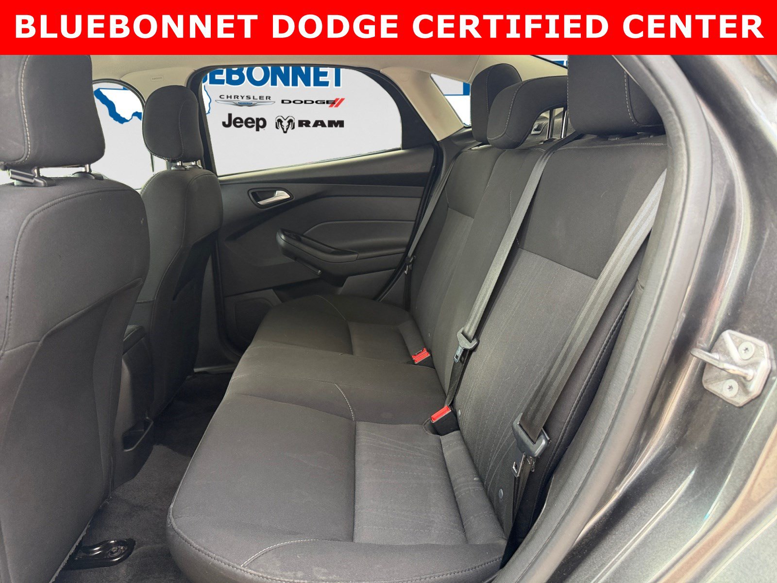 Used 2018 Ford Focus SE w/ SE Appearance Package FWD image 21