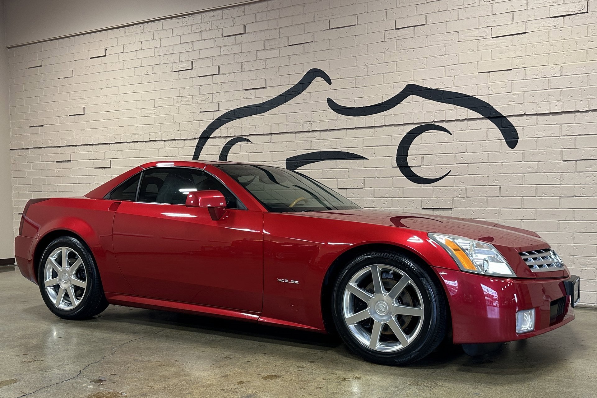 Used 2005 Cadillac XLR image 3