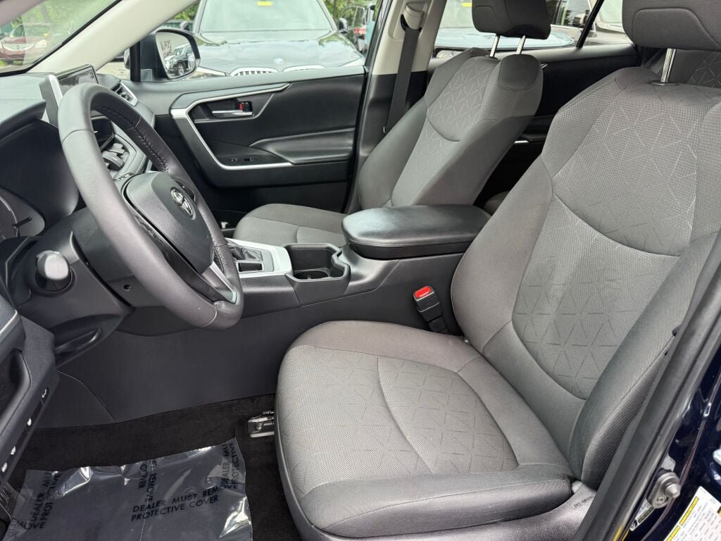 Used 2024 Toyota RAV4 XLE w/ Convenience Package AWD/4WD image 11