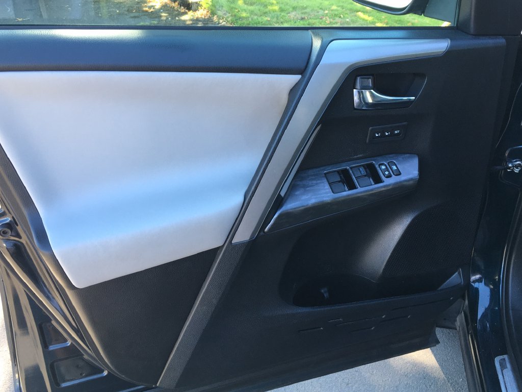 Used 2017 Toyota RAV4 Platinum w/ All Weather Liner Package AWD/4WD image 20