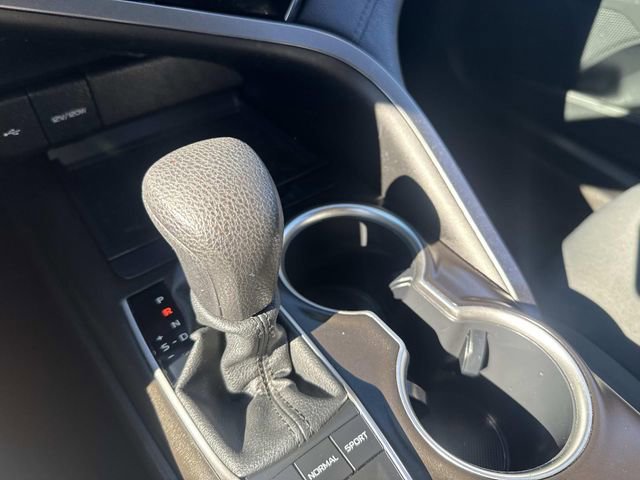 Used 2022 Toyota Camry LE image 23