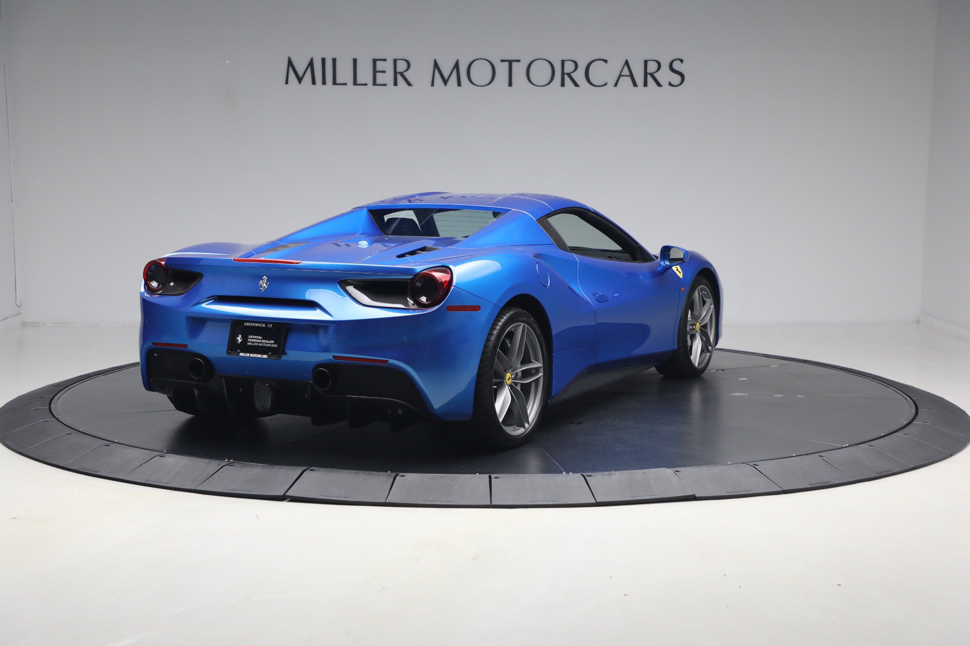 Used 2017 Ferrari 488 Spider RWD image 39