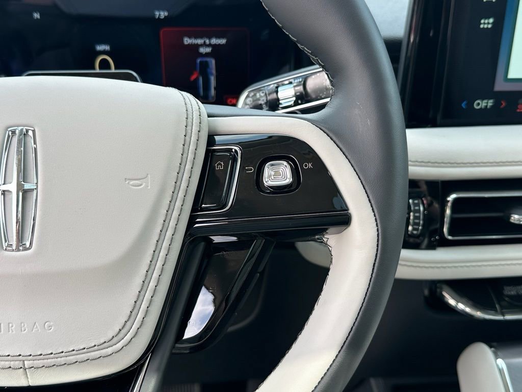 New 2026 Lincoln Aviator AWD image 10