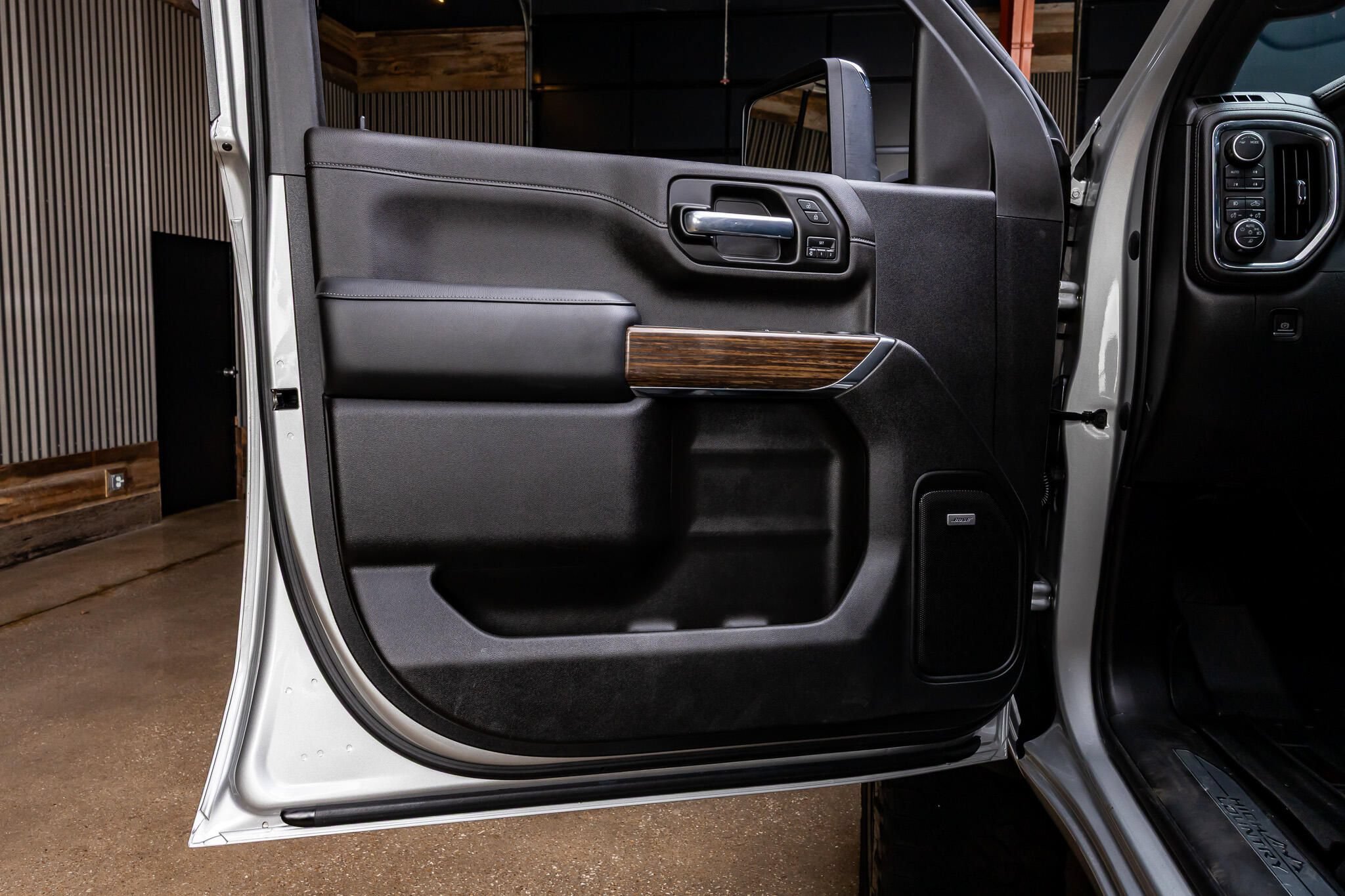 Used 2023 Chevrolet Silverado 2500 High Country AWD/4WD image 35