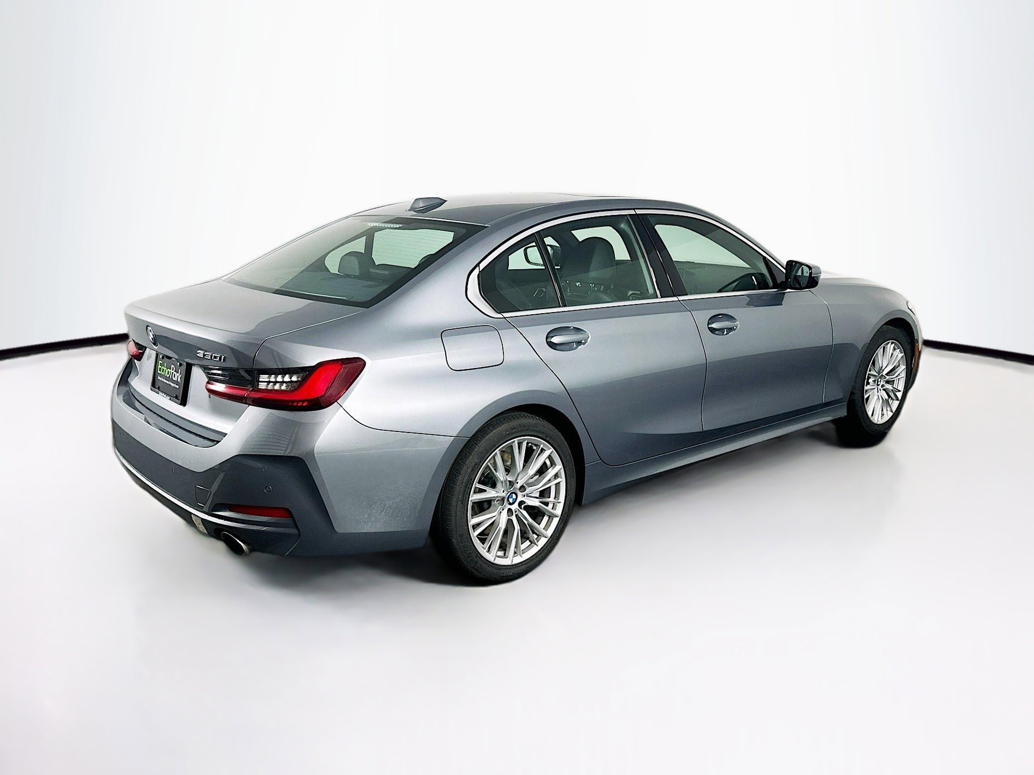 Used 2024 BMW 330i Sedan image 9
