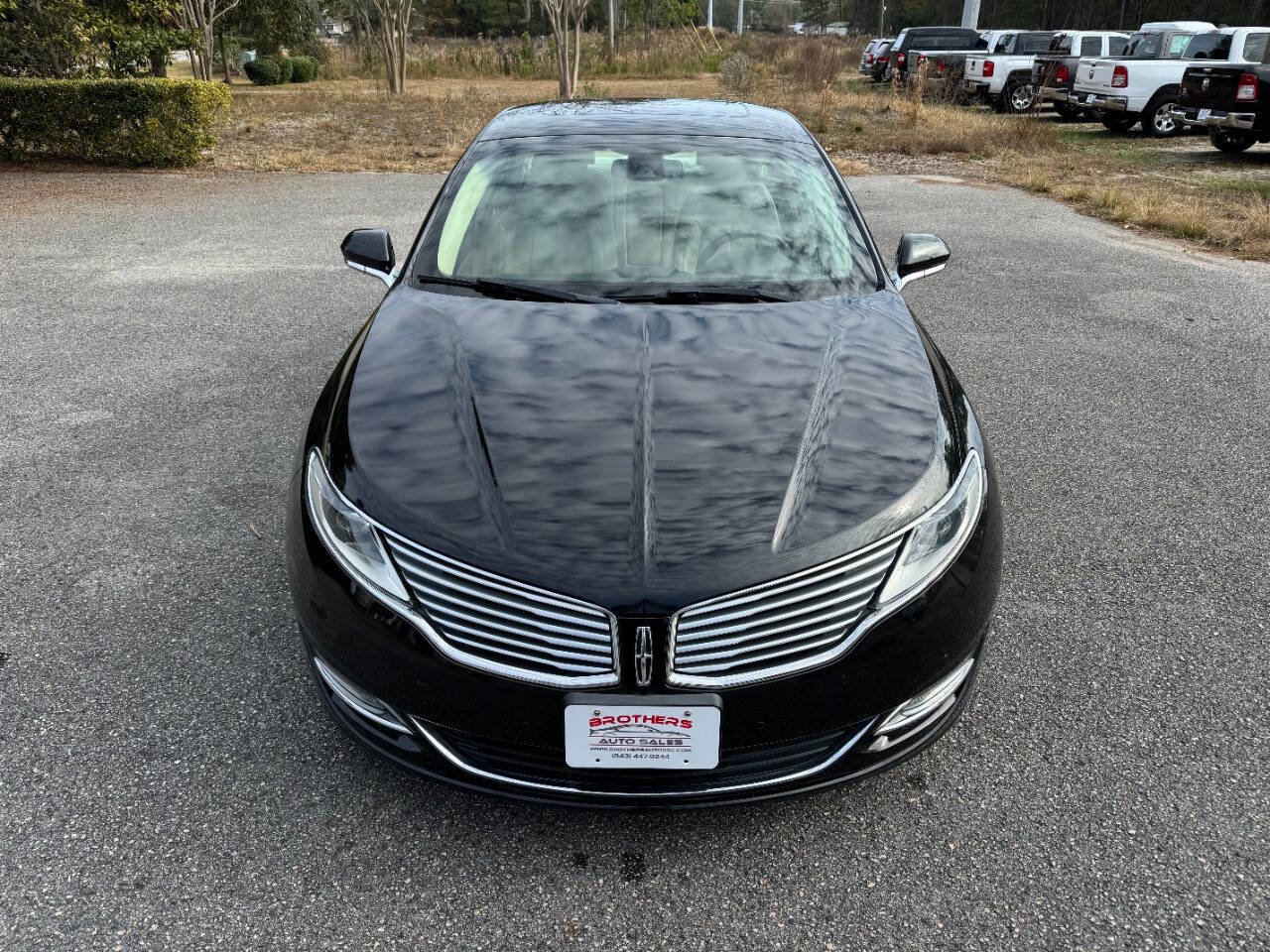 Used 2014 Lincoln MKZ AWD image 2