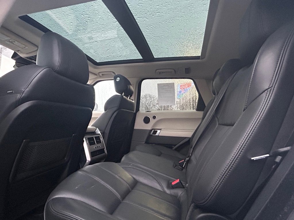 Used 2017 Land Rover Range Rover Sport HSE image 8