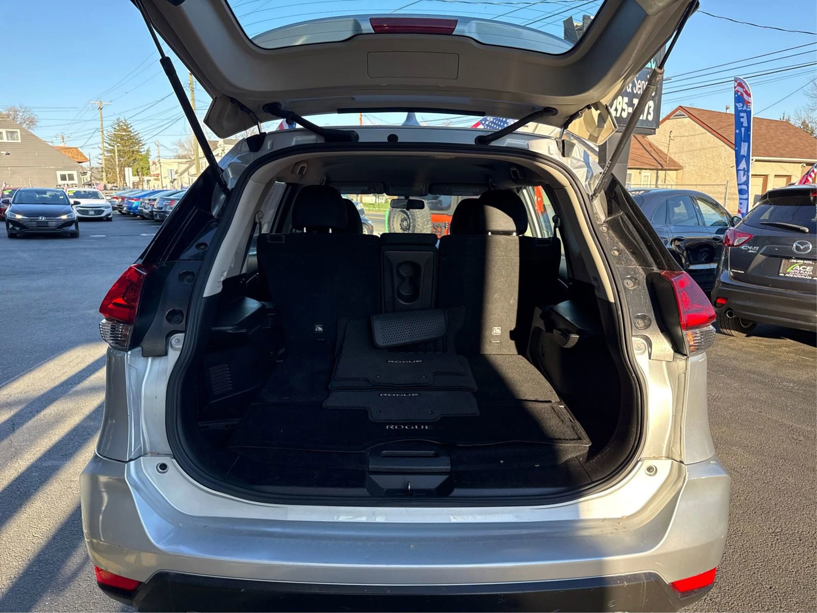 Used 2018 Nissan Rogue S image 13