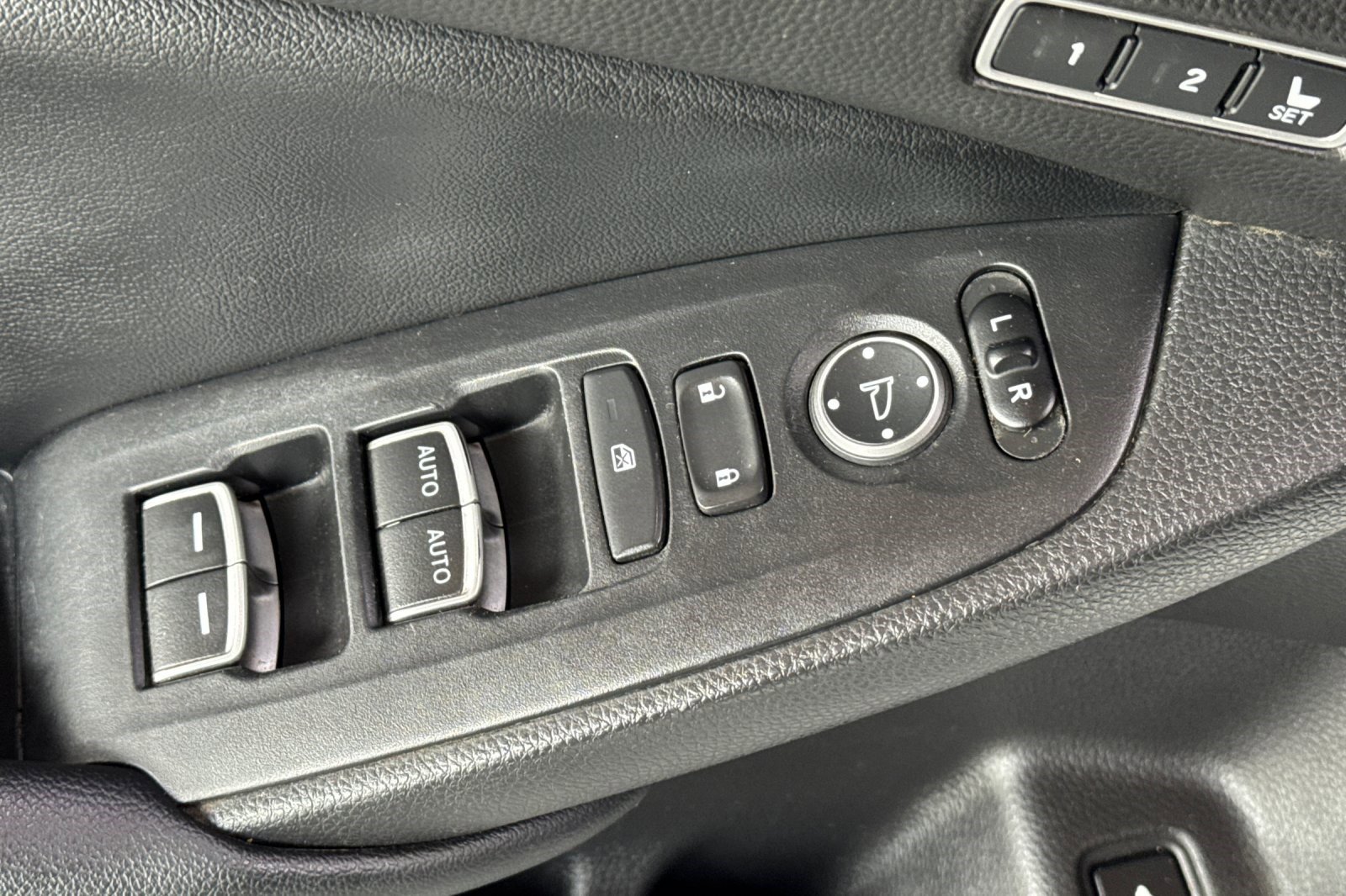 Used 2022 Honda Accord Touring image 13