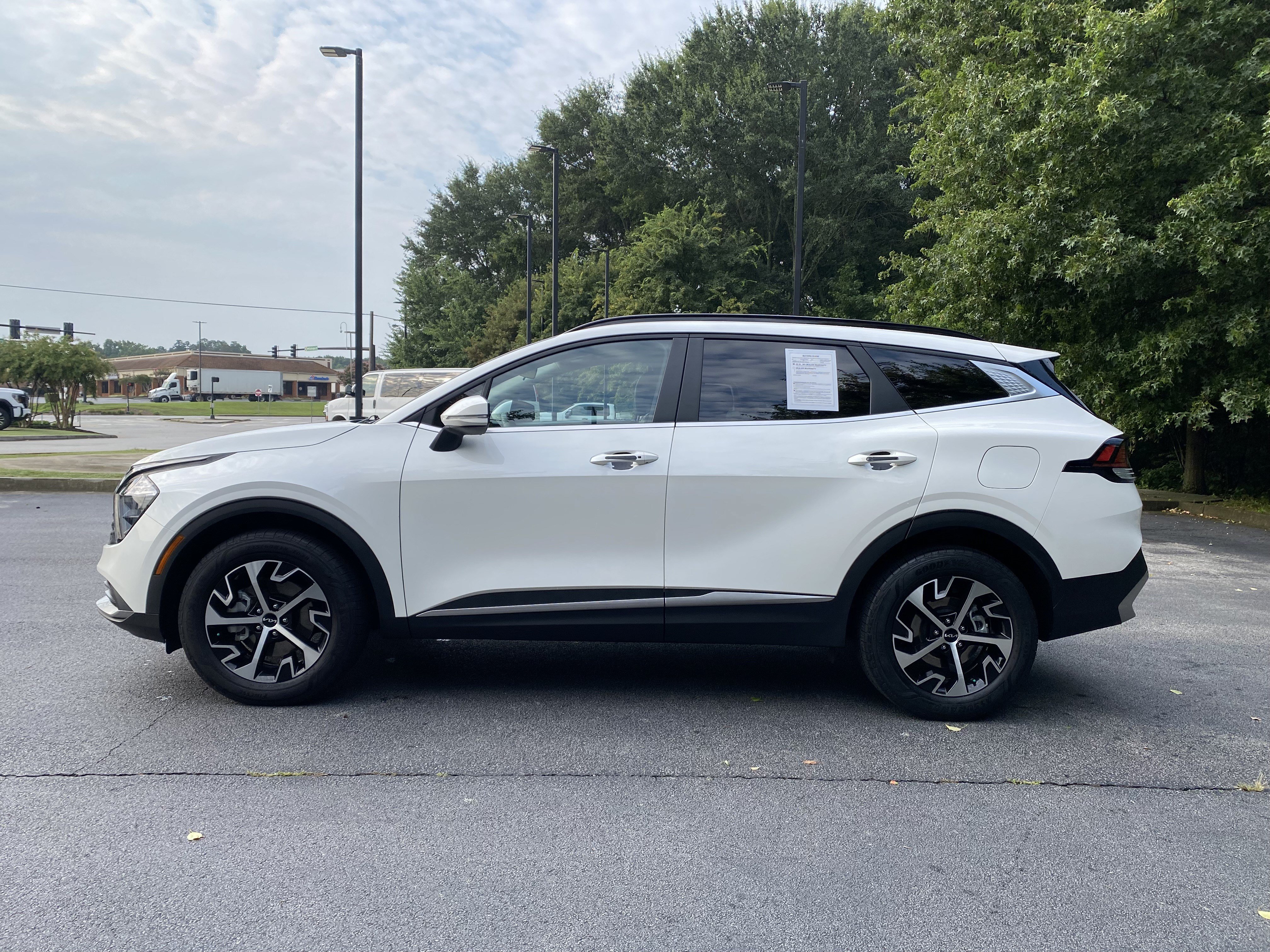 Used 2023 Kia Sportage EX w/ EX Premium Package AWD/4WD image 6
