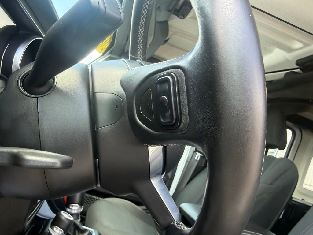 Used 2021 Jeep Wrangler Unlimited Sahara AWD/4WD image 15