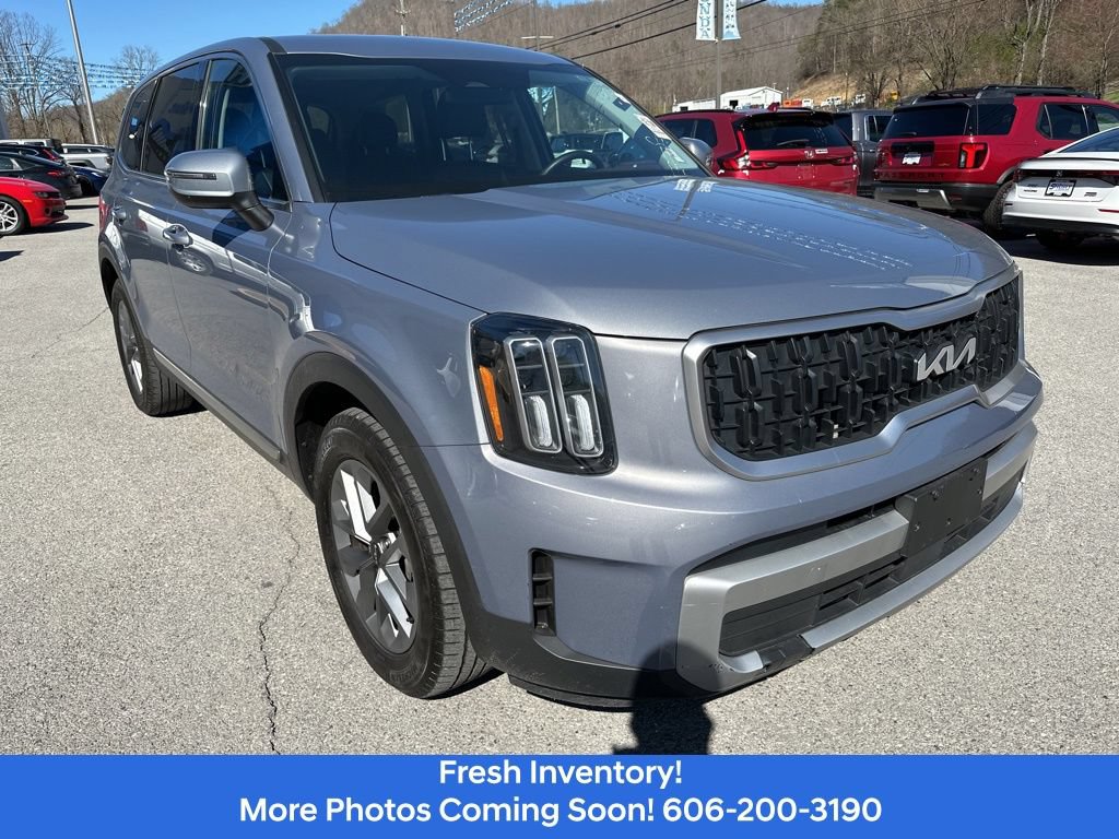 Used 2023 Kia Telluride LX AWD/4WD image 7