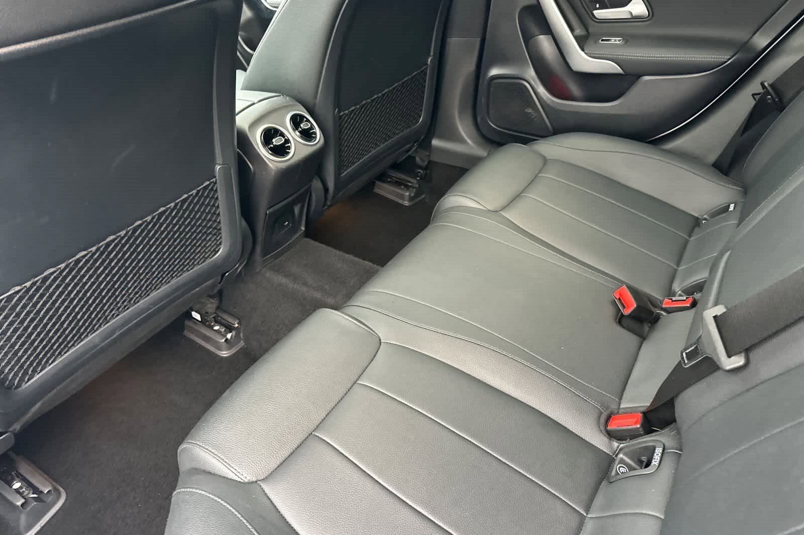 Used 2021 Mercedes-Benz CLA 250 image 4