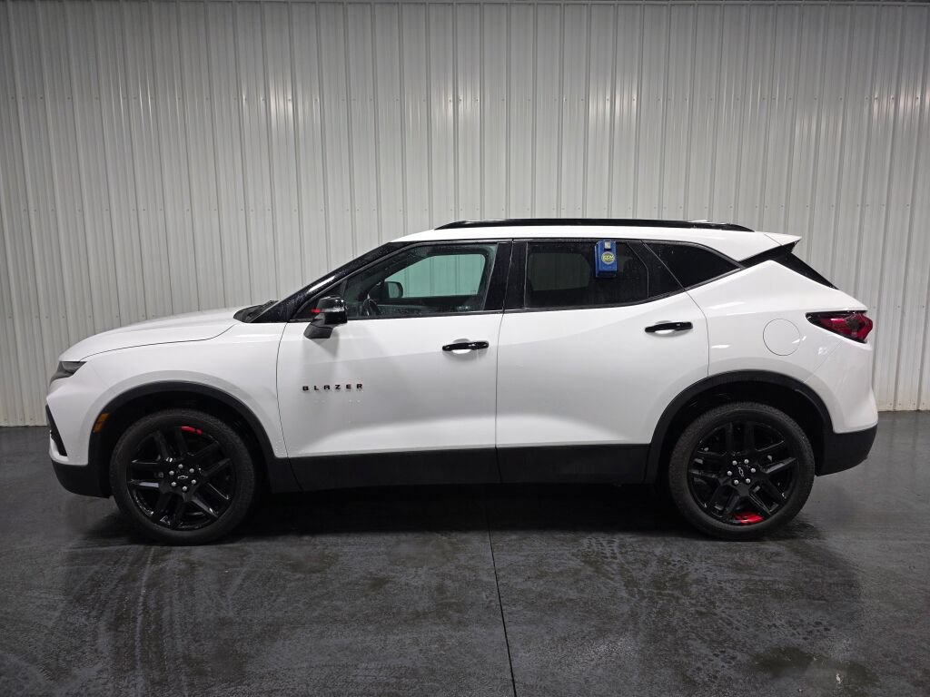 Used 2022 Chevrolet Blazer LT w/ Redline Edition AWD/4WD image 4