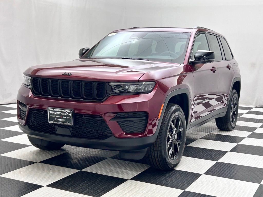 New 2025 Jeep Grand Cherokee Altitude image 4