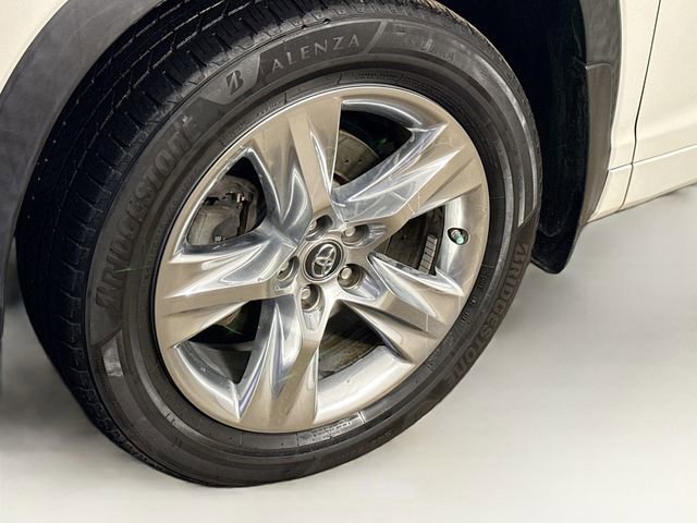 Used 2019 Toyota Highlander Limited image 23
