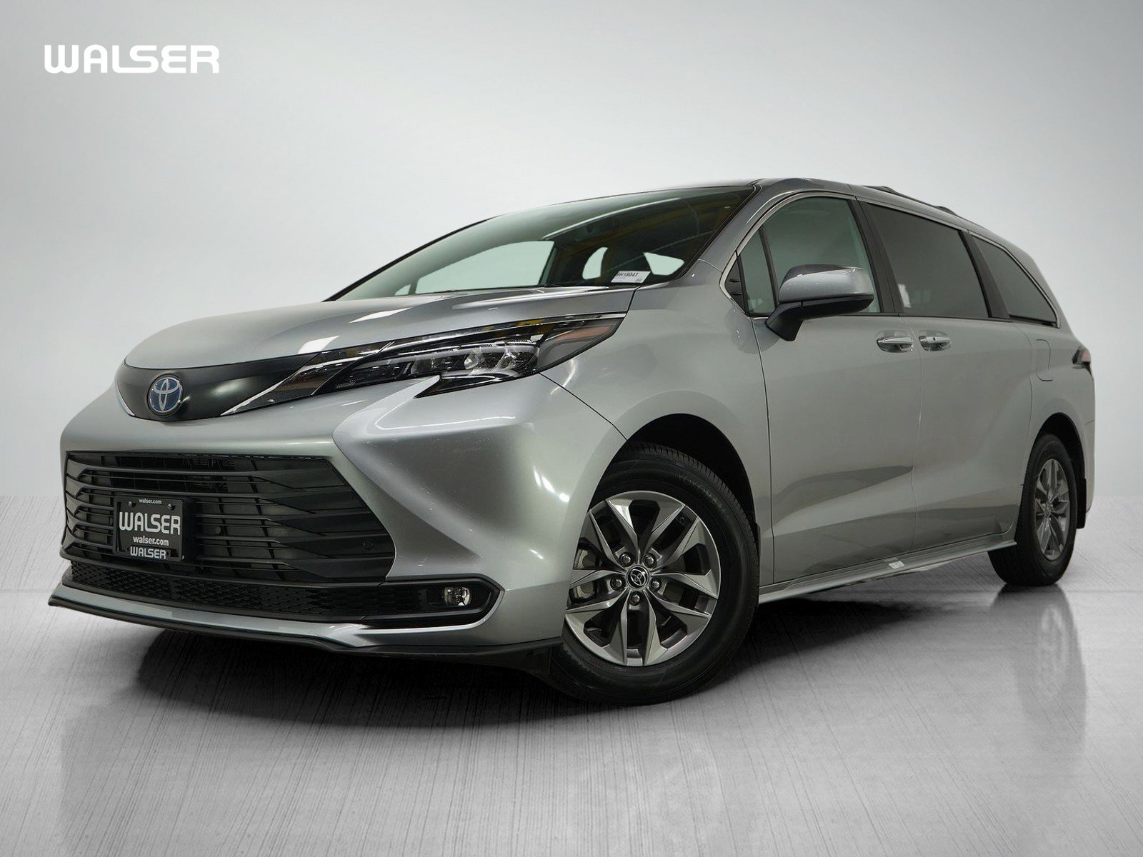 Used 2025 Toyota Sienna XLE