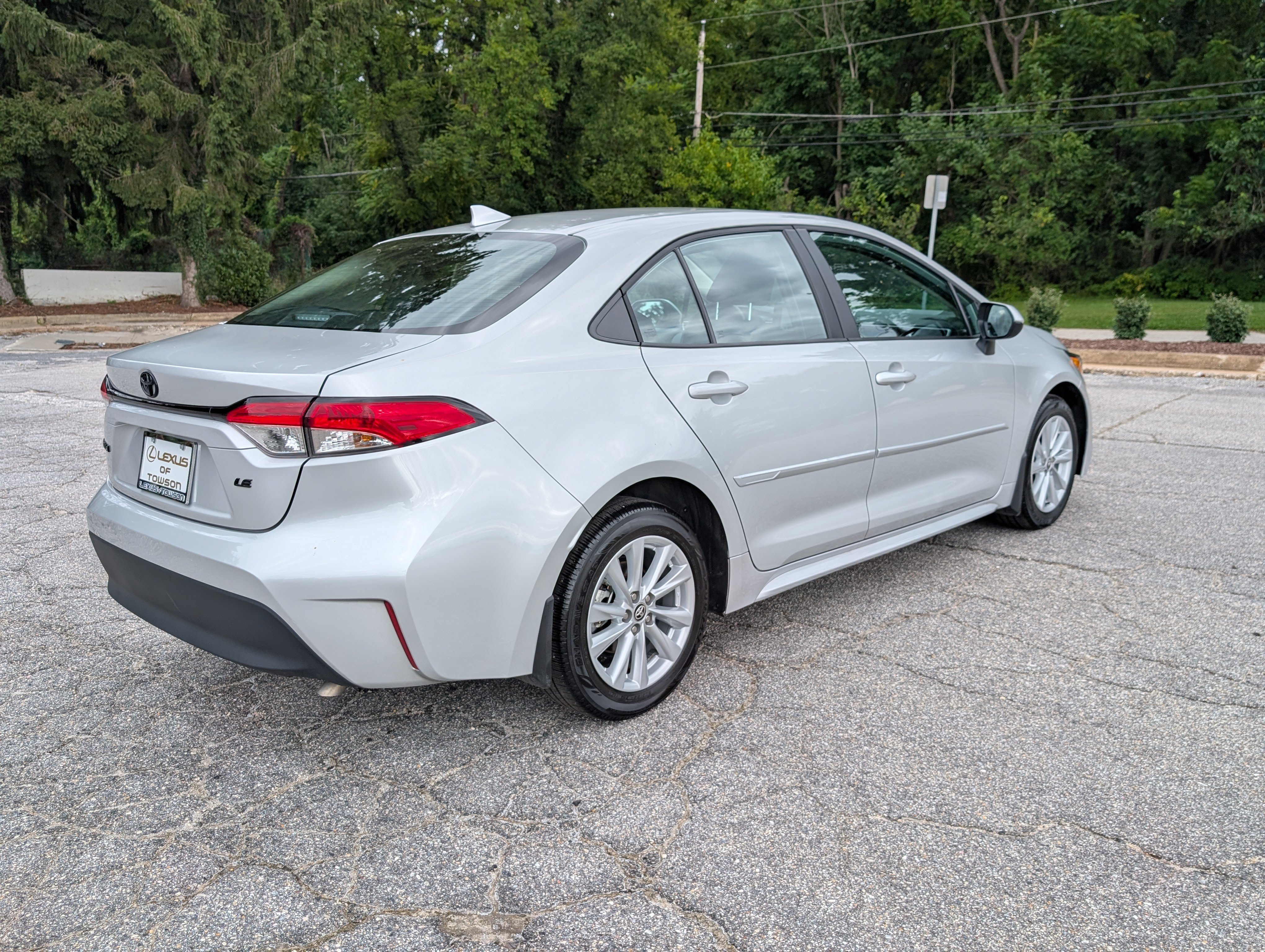 Used 2026 Toyota Corolla LE w/ LE Premium Package FWD image 3