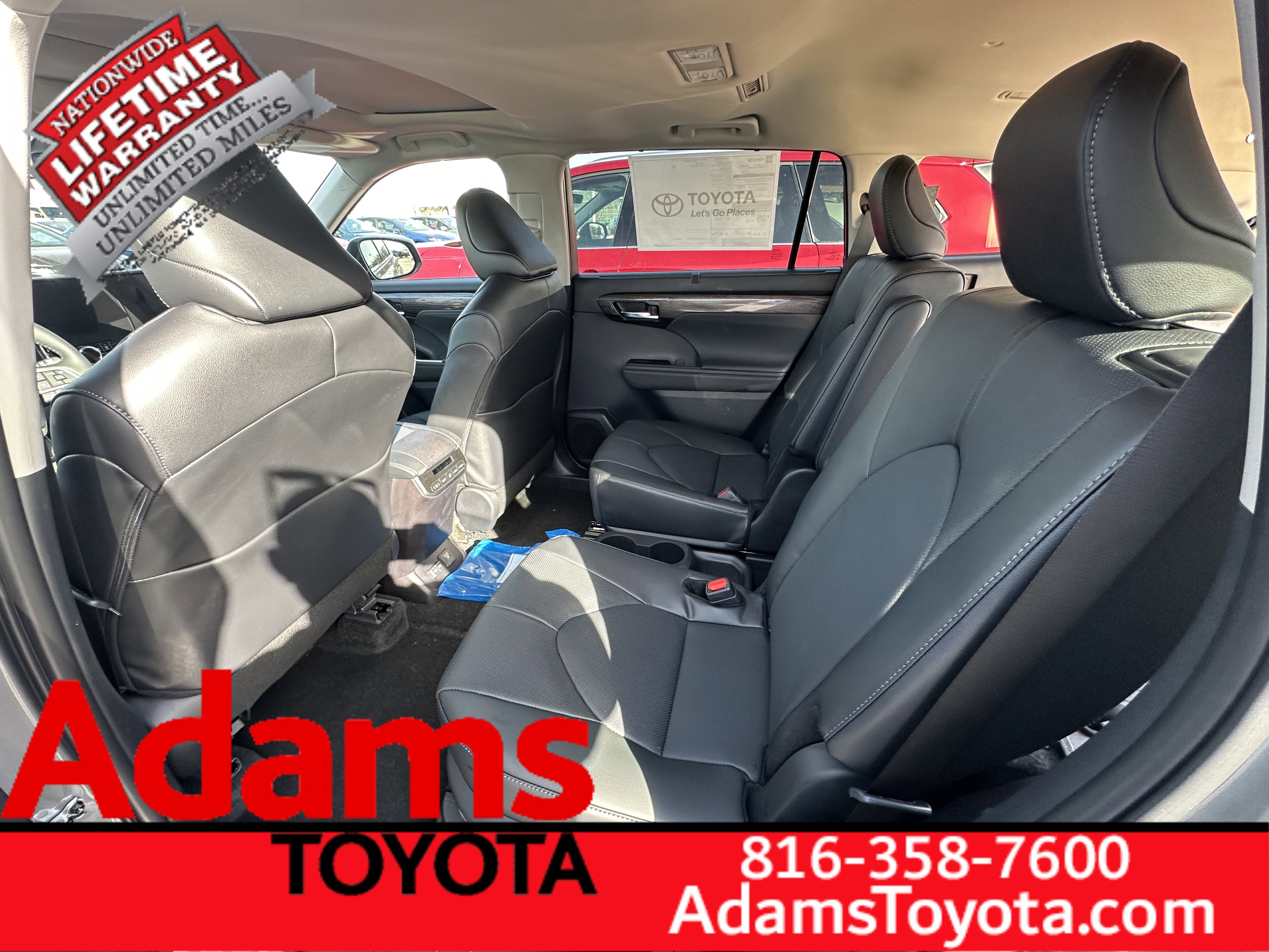 Used 2026 Toyota Highlander Limited image 6
