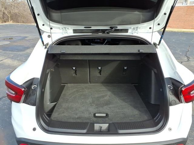 Used 2025 Chevrolet Trax RS w/ Driver Confidence Package image 26