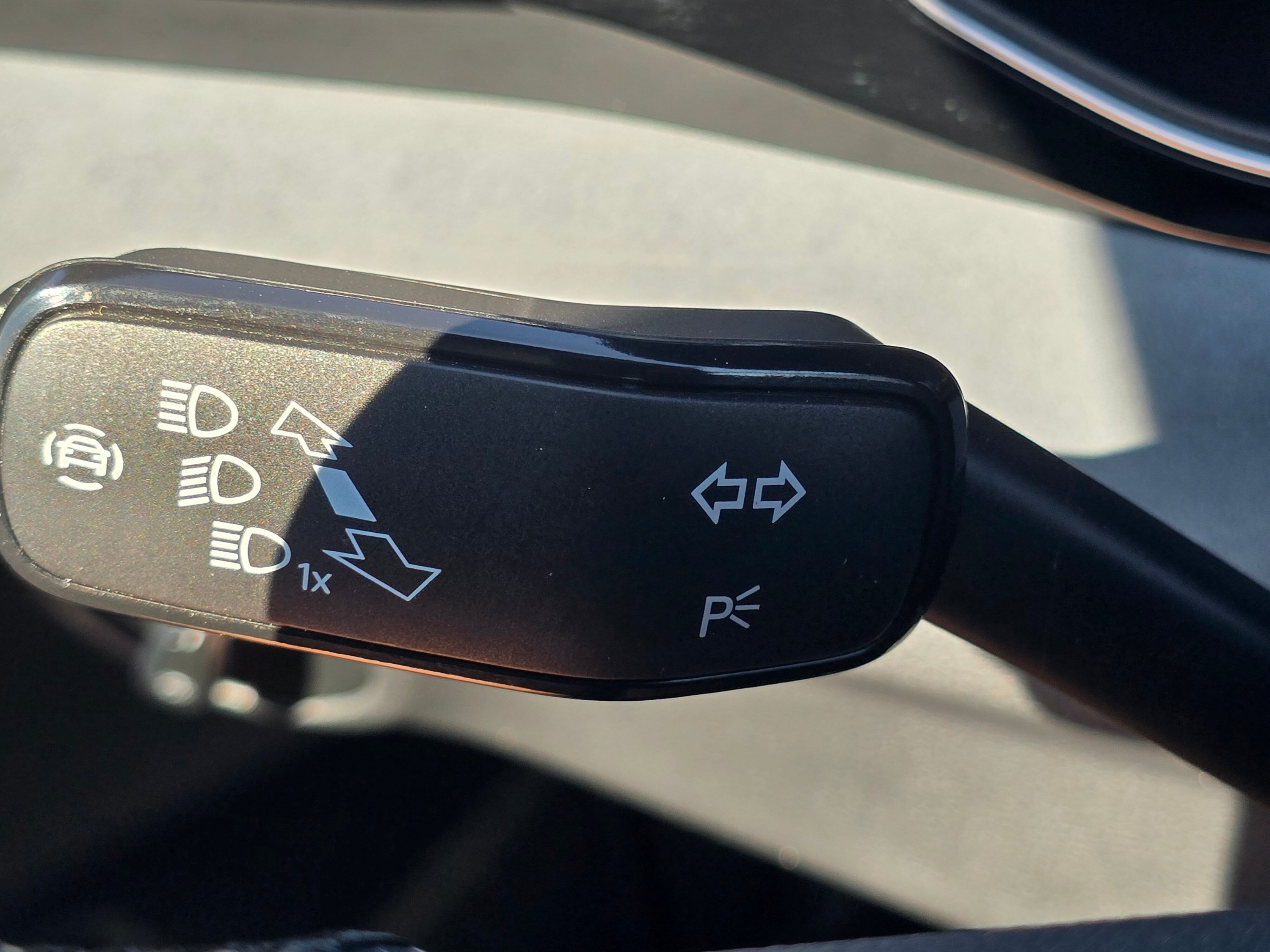 Used 2025 Volkswagen Jetta SE w/ Sunroof Package FWD image 40