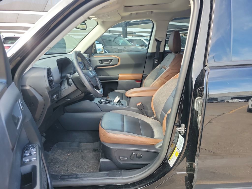Used 2023 Ford Bronco Sport Outer Banks w/ Tech Package AWD/4WD image 9
