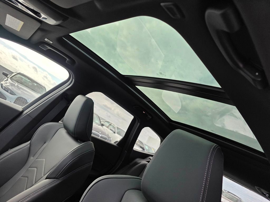 New 2026 BMW X1 xDrive28i w/ Technology Package image 7