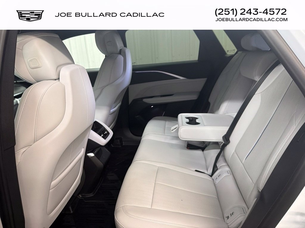 New 2027 Cadillac Optiq Luxury AWD/4WD image 15