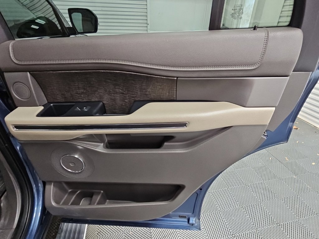 Used 2018 Ford Expedition Limited w/ Equipment Group 301A RWD image 45