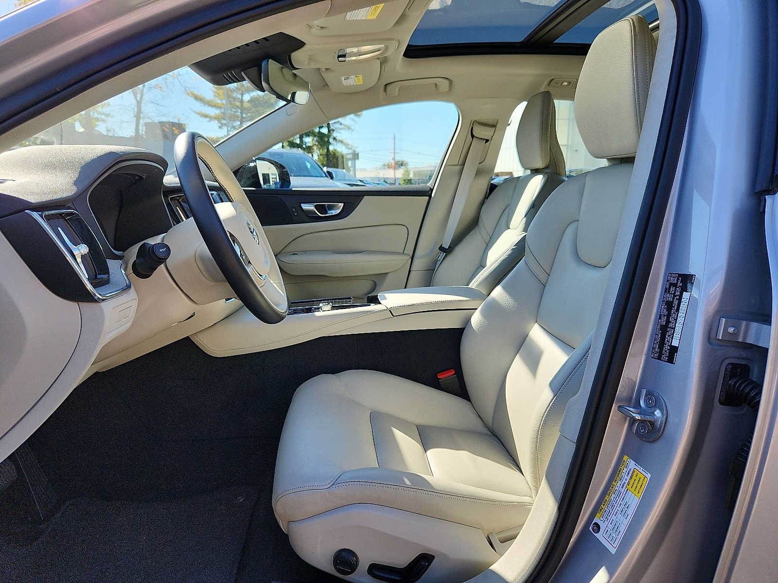 Certified 2024 Volvo S60 T8 Plus AWD/4WD image 13