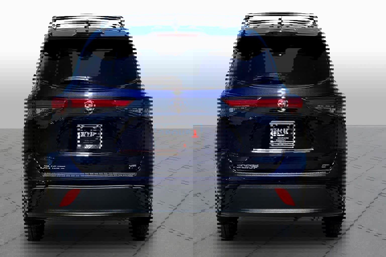 Used 2023 Toyota Highlander XLE image 5