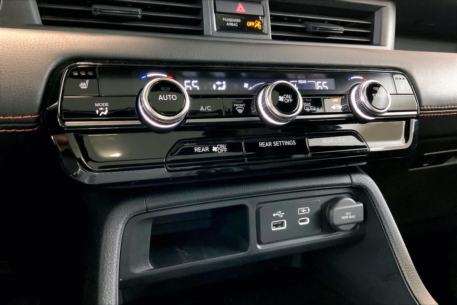 Used 2025 Honda Pilot TrailSport image 35