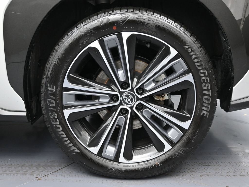 Used 2023 Toyota bZ4X Limited image 10