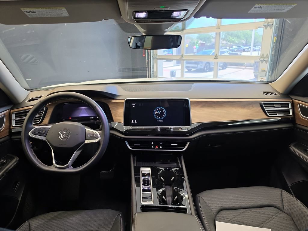 Used 2025 Volkswagen Atlas SE FWD image 17