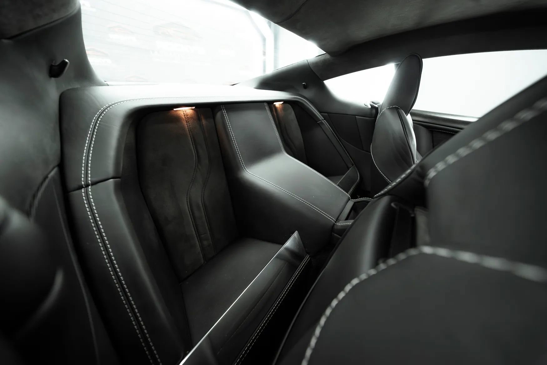 Used 2009 Aston Martin DBS Coupe 2D image 33